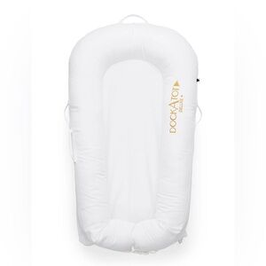 Dockatot deluxe + spare cover white - lightly used, great condition